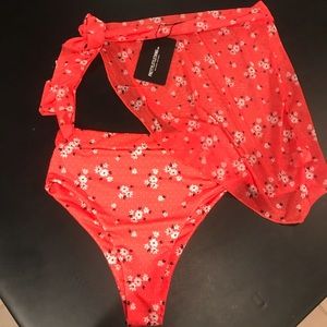 NWT Pretty little thing bikini bottoms